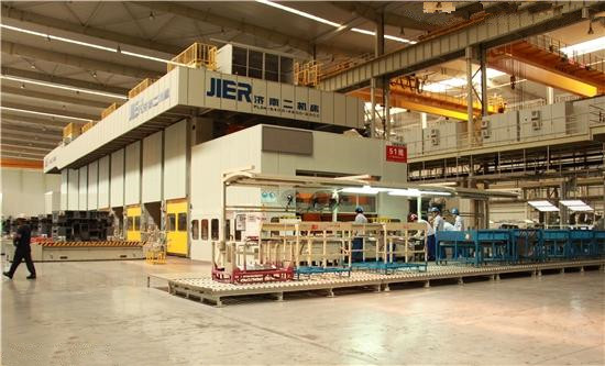 車(chē)輛涂裝時(shí)烤漆房的技術(shù)要求